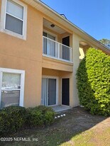 3670 Kirkpatrick Cir in Jacksonville, FL - Building Photo