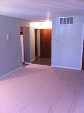4789 Columbia Rd in North Olmsted, OH - Building Photo - Building Photo