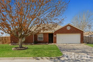 2316 Harvest Glen Ct in Fort Worth, TX - Building Photo