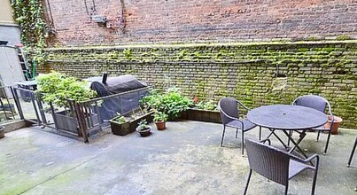 814 10th Ave in New York, NY - Building Photo - Building Photo