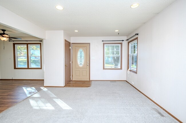 507 4th St NW in Altoona, IA - Building Photo - Building Photo