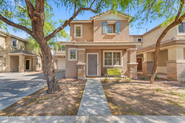 property at 2318 E Sunland Ave