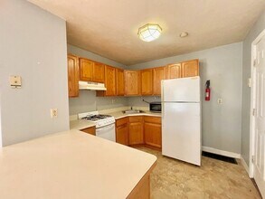373 Granite St in Quincy, MA - Building Photo - Building Photo