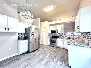 3200 Ashwell Oaks Ln in Matthews, NC - Building Photo - Building Photo
