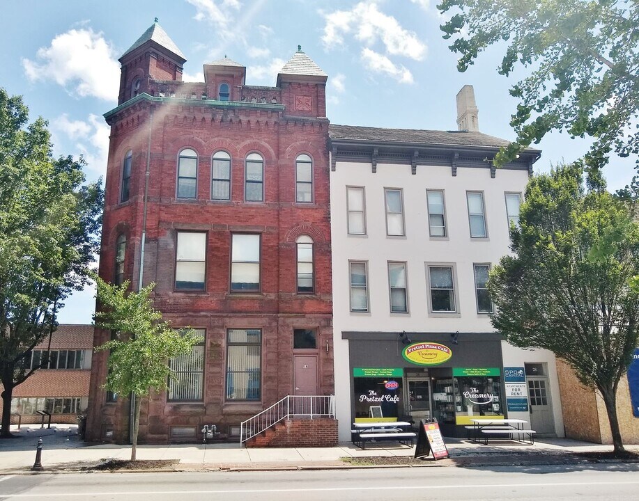 16 Frederick St in Hanover, PA - Building Photo