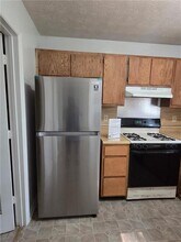 876 Indian Lake Dr NW in Lilburn, GA - Building Photo - Building Photo