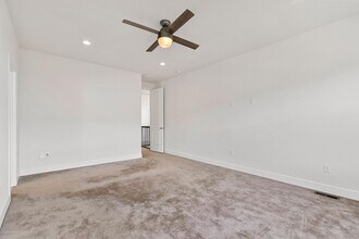 5015 Oakley Dr in Timnath, CO - Building Photo - Building Photo