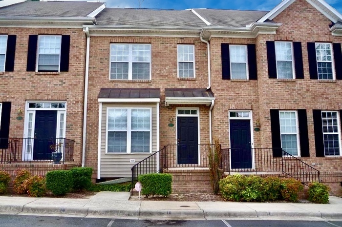 16 Scottish Ln in Durham, NC - Building Photo
