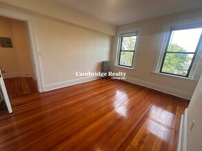 12 Lee St, Unit 24 in Cambridge, MA - Building Photo - Building Photo
