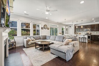 16 Tabernacle Ct in Durham, NC - Building Photo - Building Photo