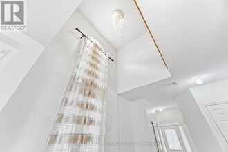 4 Rocky Point Crescent in Brampton, ON - Building Photo - Building Photo