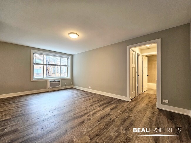 property at 532 W Surf St