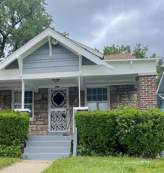 4129 College Ave in Kansas City, MO - Building Photo