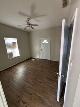 446 S Texas Ave in Mercedes, TX - Foto de edificio - Building Photo