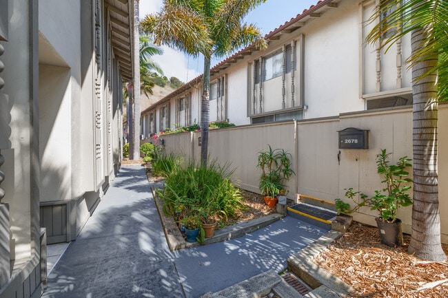 La Jollan Apartments in La Jolla, CA - Building Photo - Building Photo
