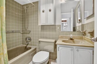 3050 NE 16th Ave, Unit 407 in Oakland Park, FL - Building Photo - Building Photo