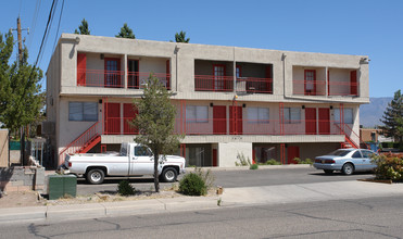 7615 Chico Rd NE in Albuquerque, NM - Building Photo - Building Photo