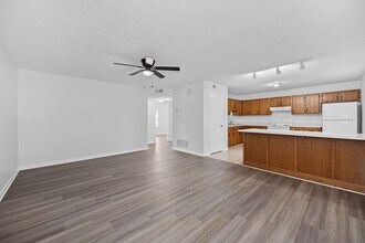 1838 Kendall Ln in Shively, KY - Building Photo - Building Photo