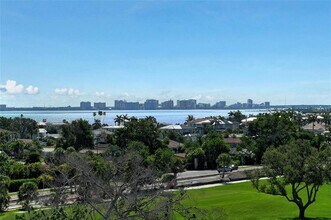 1065 Gulf of Mexico Dr in Longboat Key, FL - Building Photo - Building Photo