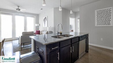 4300 Cromwell Dr, Unit 8110 in Kyle, TX - Foto de edificio - Building Photo