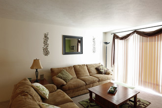 Simonson Estates Apartments in Columbia City, IN - Building Photo - Interior Photo