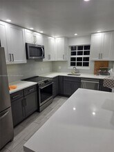 660 Tennis Club Dr in Fort Lauderdale, FL - Building Photo - Building Photo