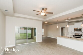 926 Braganza Ave SE in Palm Bay, FL - Building Photo - Building Photo