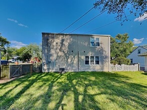 7933 Long Ave in Burbank, IL - Foto de edificio - Building Photo