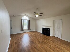 122 Horse Shoe Bend in Jacksonville, NC - Building Photo - Building Photo