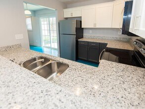 1202 W Rangeview Cir in Bloomington, IN - Building Photo - Building Photo