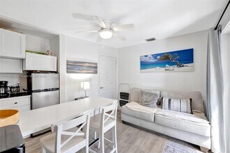2751 NE 9th Terrace in Pompano Beach, FL - Building Photo - Building Photo