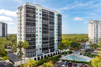 Aruba at Cove Towers in Naples, FL - Building Photo - Building Photo