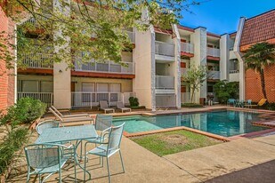 3115 Helms St, Unit 108 in Austin, TX - Building Photo