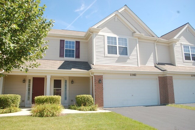 2382 Claremont Ln in Lake In The Hills, IL - Building Photo