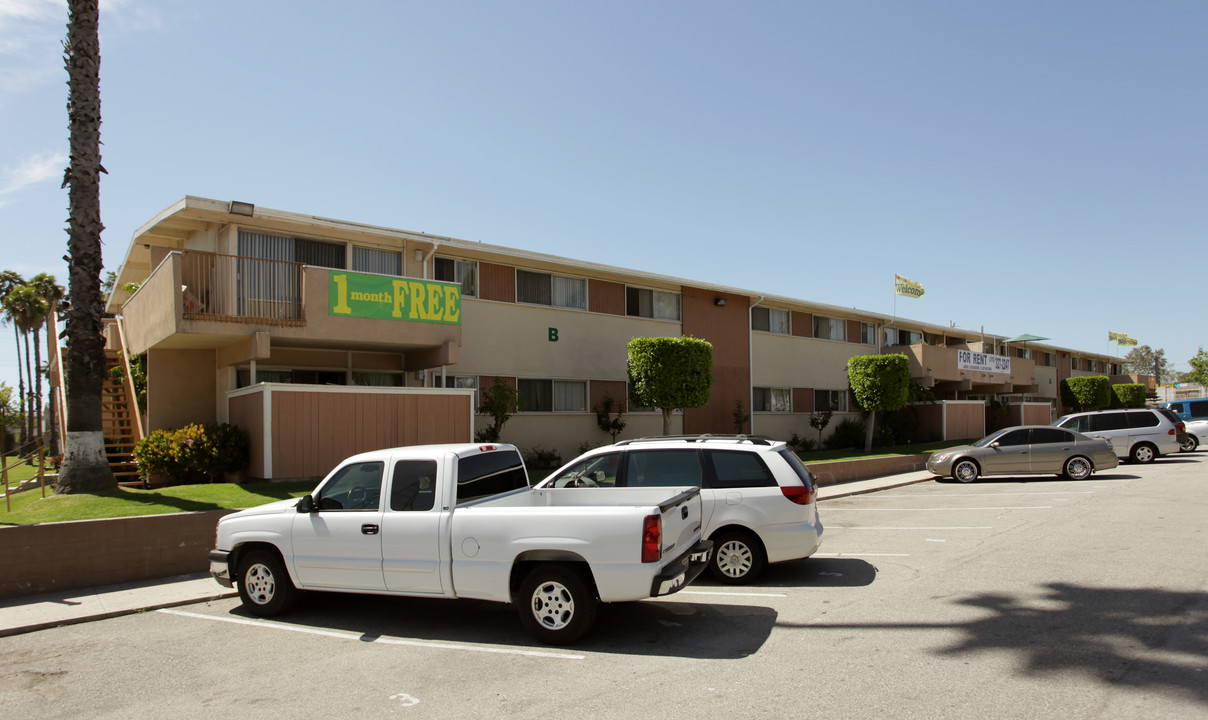 Vermont Breeze in Gardena, CA - Building Photo