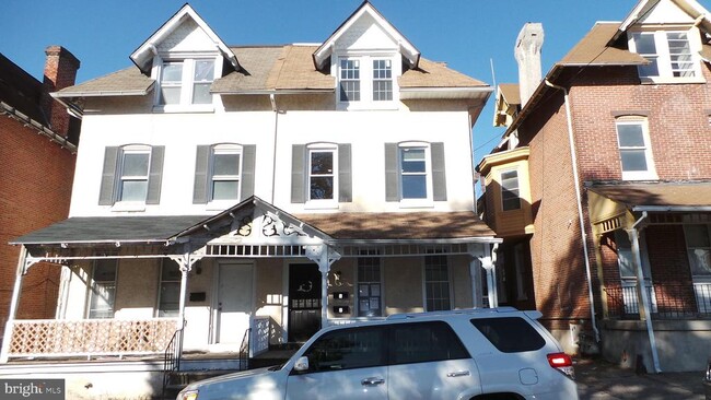 127 Haws Ave in Norristown, PA - Building Photo - Building Photo