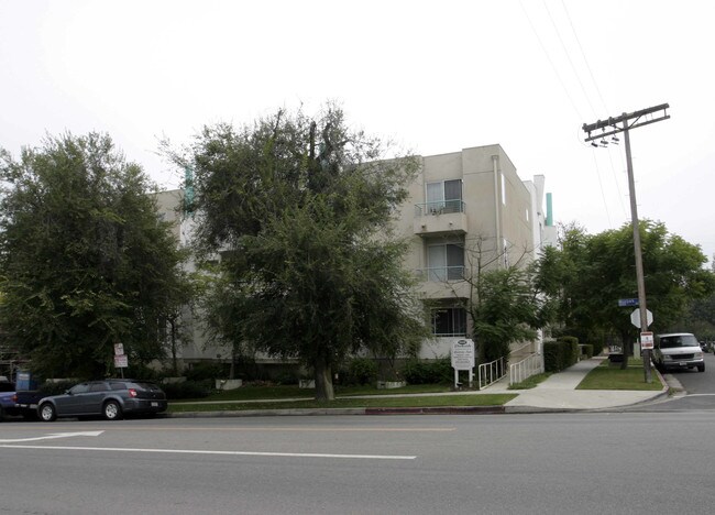 Moorpark Apartments in Studio City, CA - Foto de edificio - Building Photo