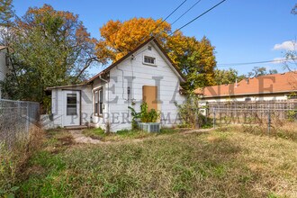 1934 N Burns Ave in Wichita, KS - Building Photo - Building Photo