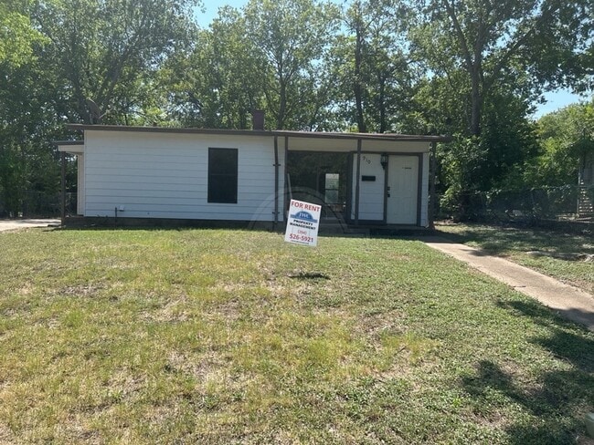 property at 910 Evergreen Dr