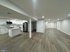 6900 Ironbridge Ln in Laurel, MD - Building Photo - Building Photo
