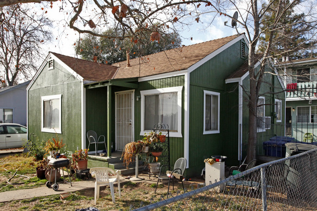 796 Lampasas Ave in Sacramento, CA - Building Photo - Building Photo