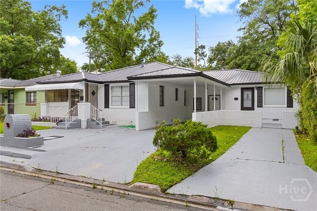 property at 819 W 51st St