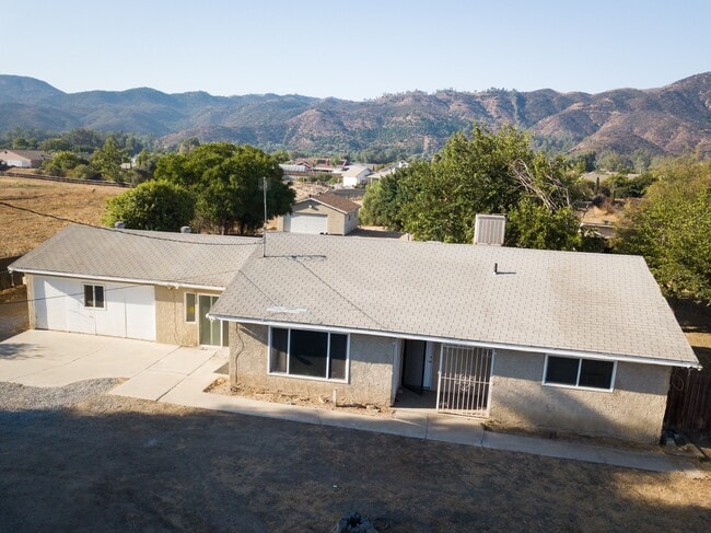 20724 Palomar St in Wildomar, CA - Building Photo - Building Photo