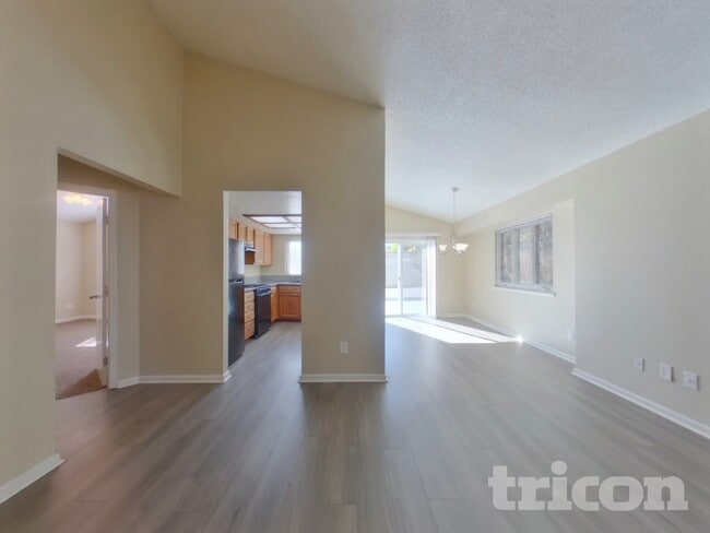 5972 Royal Vista Way in Reno, NV - Foto de edificio - Building Photo