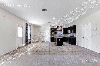 8811 Silver City in San Antonio, TX - Building Photo - Building Photo