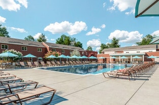 125 Edgemere Rd, Unit 109 in Boston, MA - Building Photo