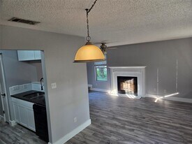 10001 Parliament House Rd in Austin, TX - Building Photo
