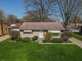 25100 Marilyn Ave in Warren, MI - Building Photo