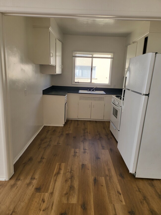 7032 Hawthorn Ave in Los Angeles, CA - Building Photo - Building Photo