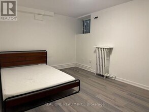 391 Parkside Dr in Toronto, ON - Building Photo - Building Photo